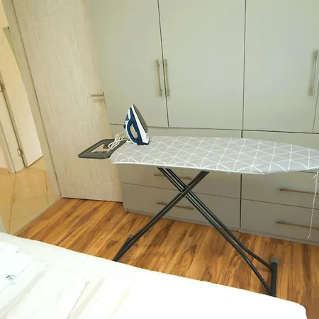 Emona 5 Floor 2 * بورغاس